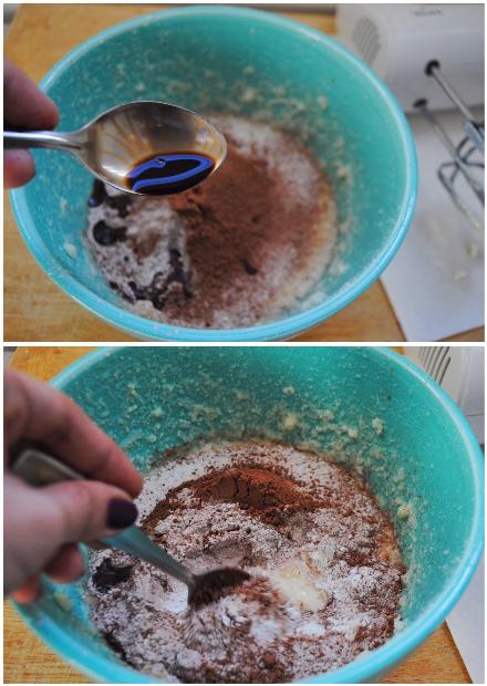 add vanila extract eggless cupcake or mawa cupcake